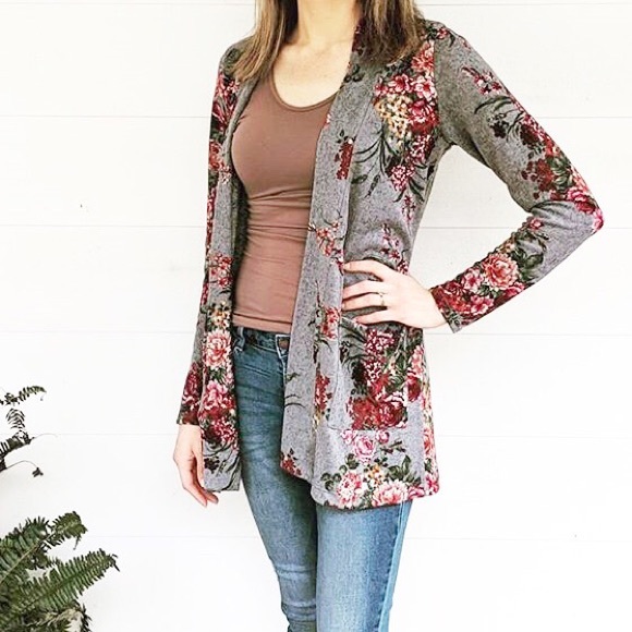Piphany Sweaters - NWT Piphany Colette Cardigan Grey Floral Size 1